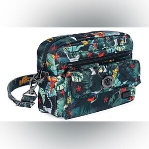 Lug Switch Convertible RFID Crossbody Purse/Belt Bag NEW! (R$65)